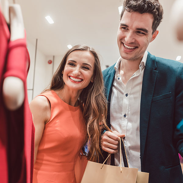 couple shopping in Dallas
